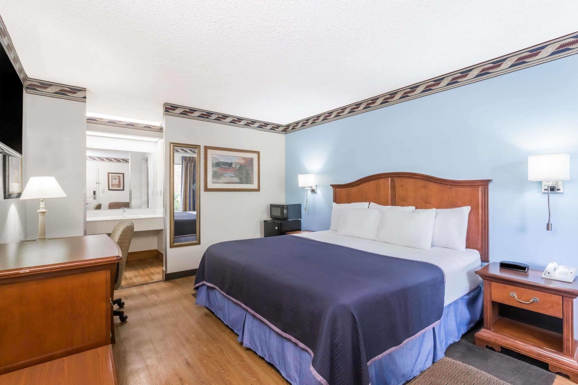 Howard Johnson By Wyndham Savannah Ga Georgetown Exteriör bild