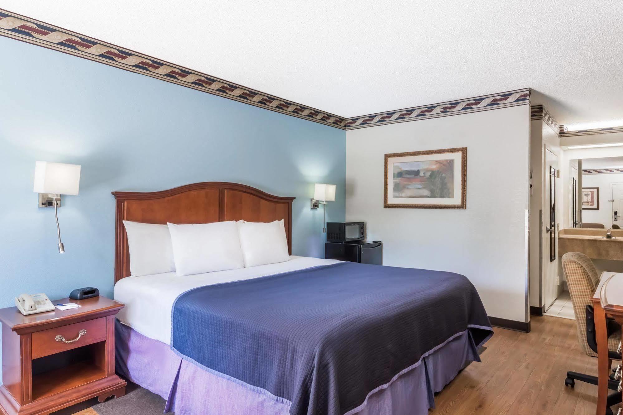 Howard Johnson By Wyndham Savannah Ga Georgetown Exteriör bild